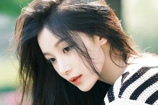 娱乐圈惊现三大离谱事带娃幽会税务丑闻海外滞留桩桩令人瞠目结舌